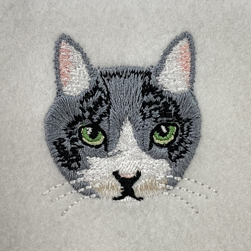 リアルな猫刺繍