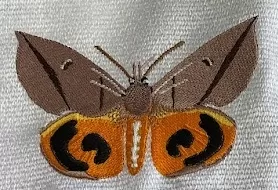蛾の刺繍