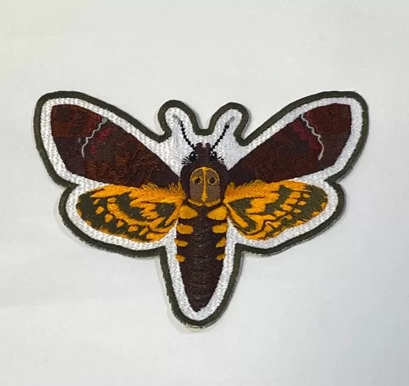 蛾の刺繍